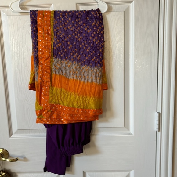 Pakistani and Indian outfits - Picture 6 of 10